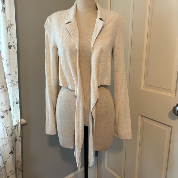 Crop Wrap Blazer - Picture 5 of 7